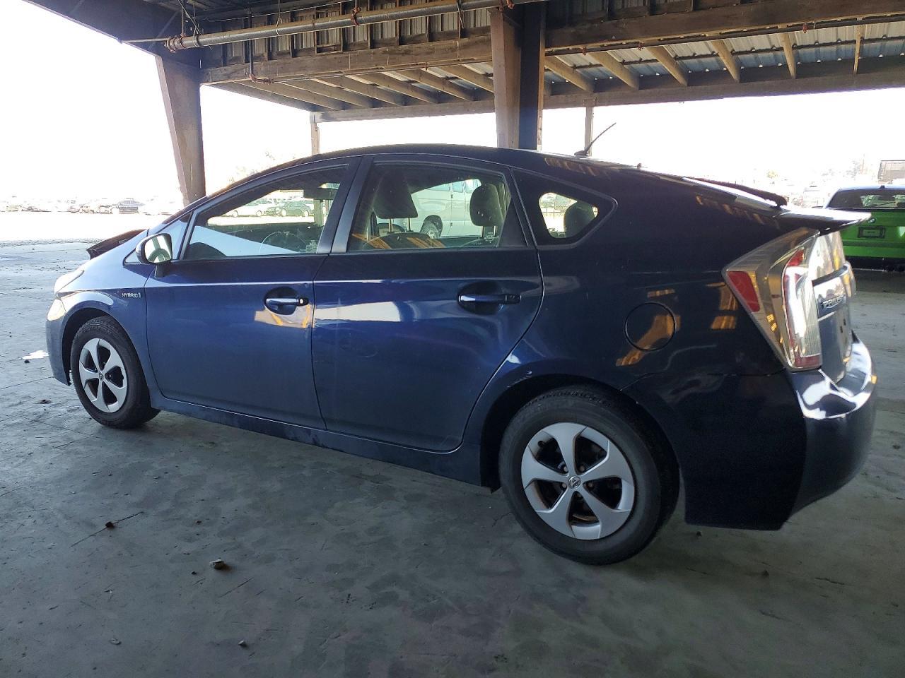 2013 Toyota Prius - Фото 2