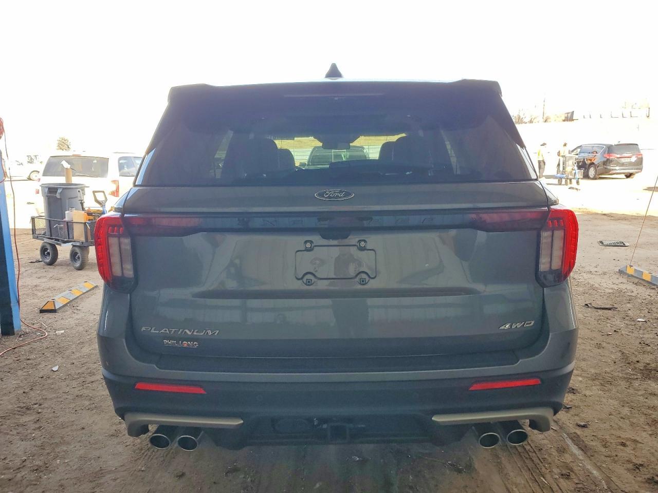 2025 Ford Explorer Platinum - Image 6
