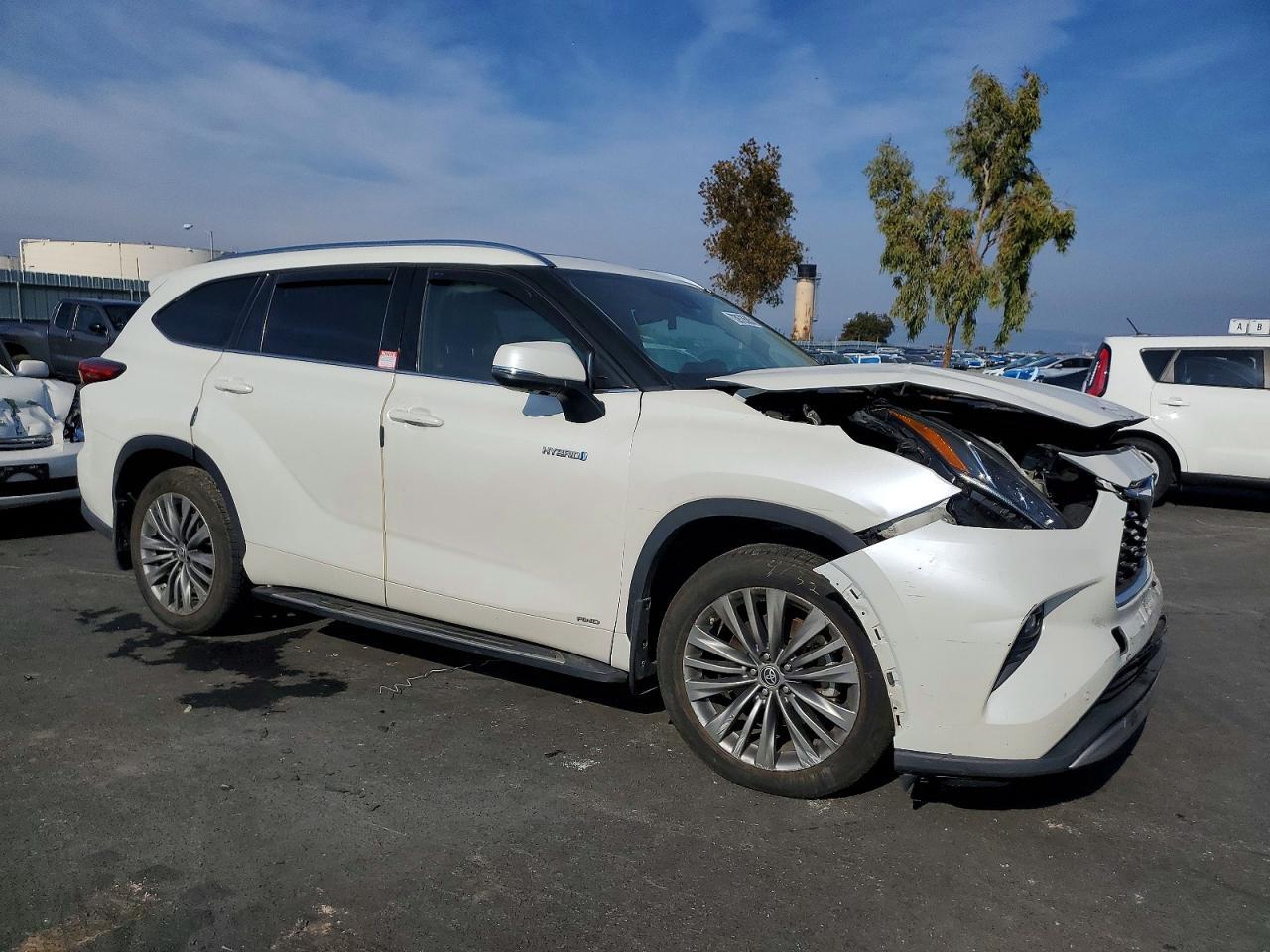 2020 Toyota Highlander Hybrid Platinum - Фото 4