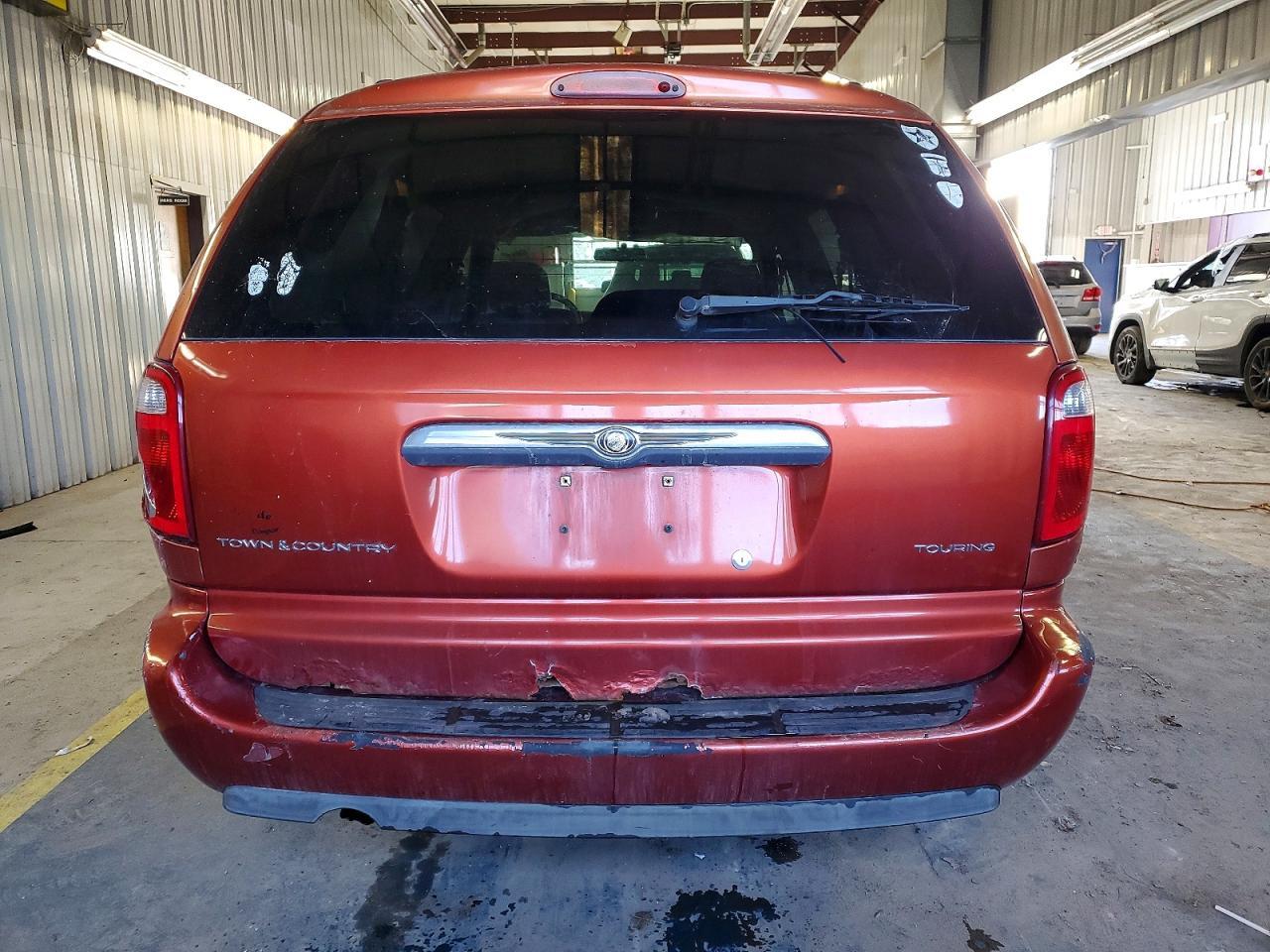 2006 Chrysler Town & Country Touring - Фото 6