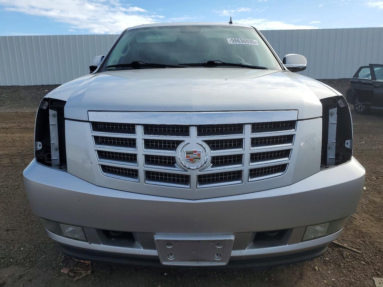2012 Cadillac Escalade Esv Luxury - Image 5