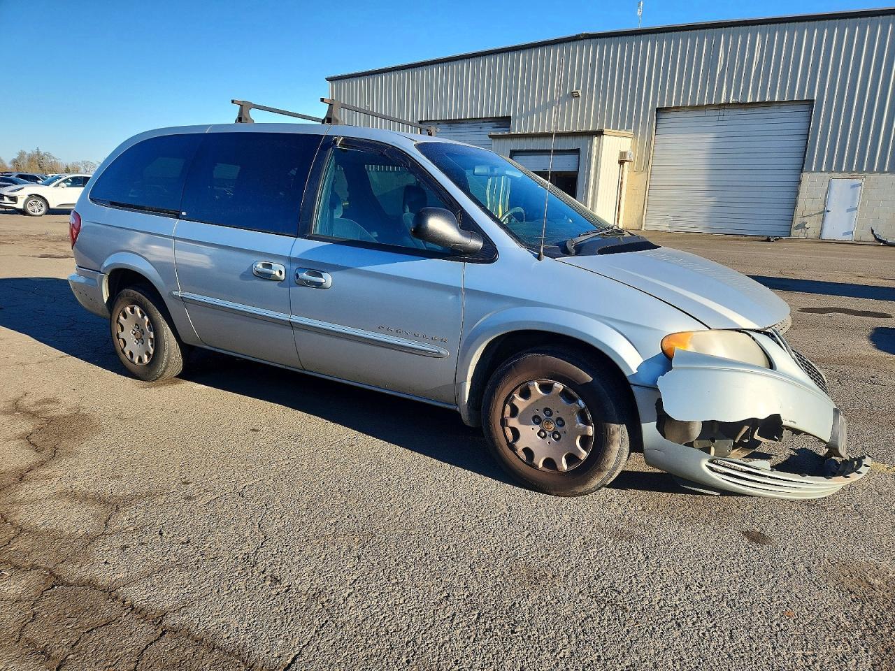 2001 Chrysler Town & Country Lx - Фото 4