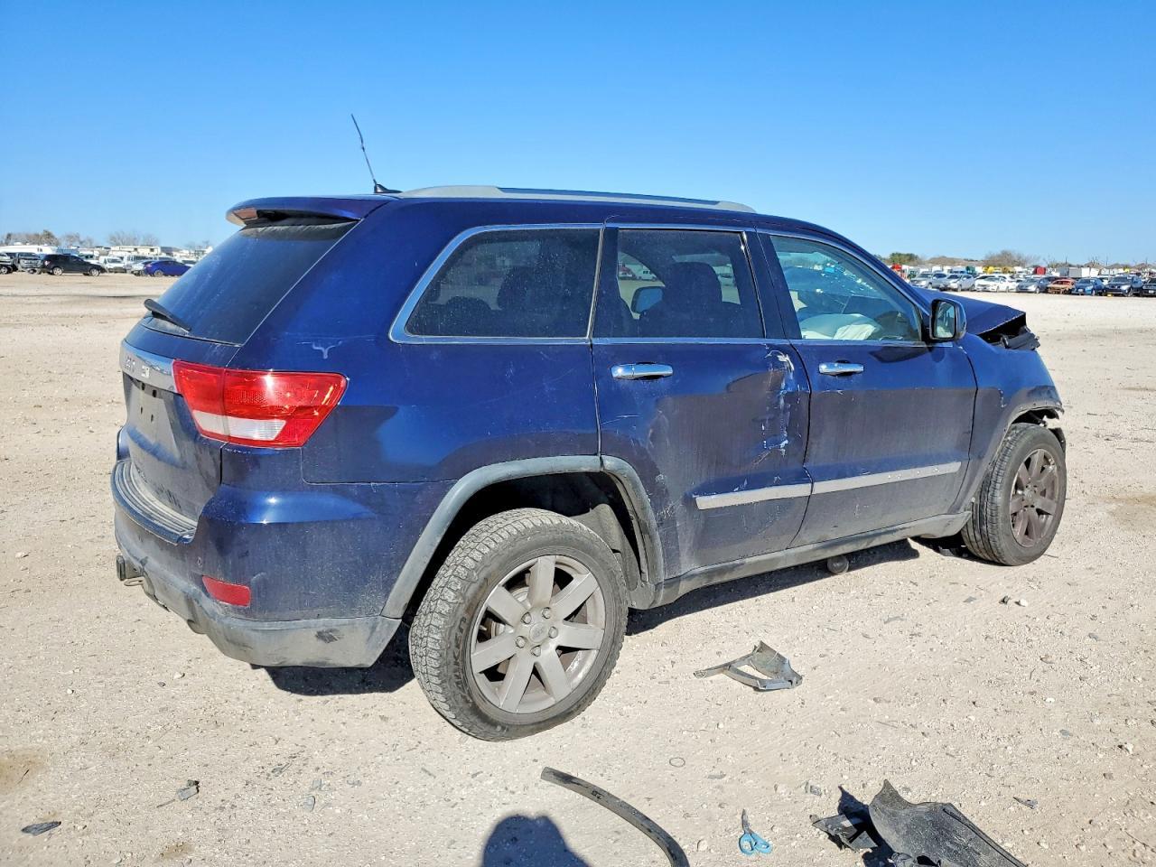 2012 Jeep Grand Cherokee - Image 3