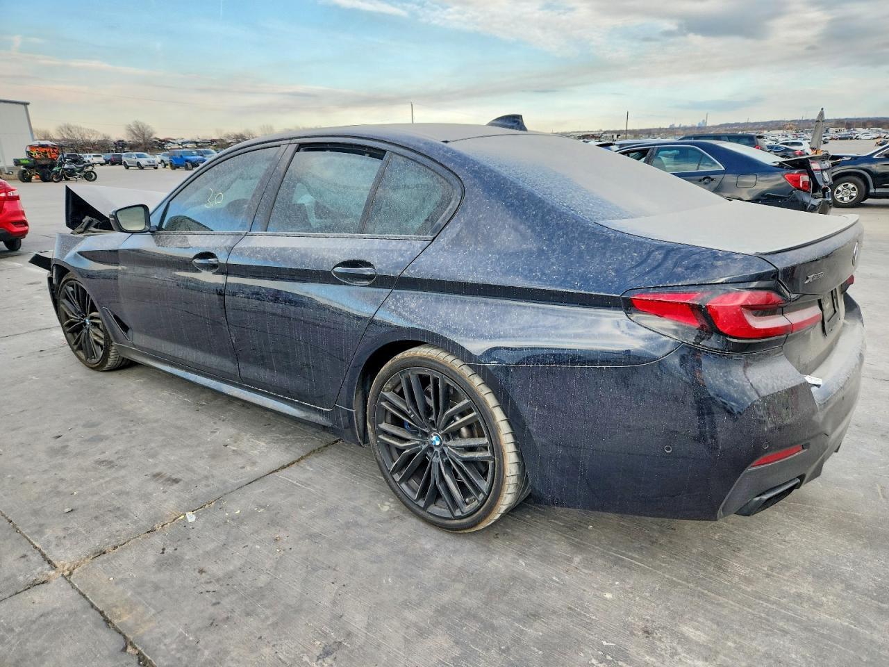 2022 BMW M550Xi - Фото 2