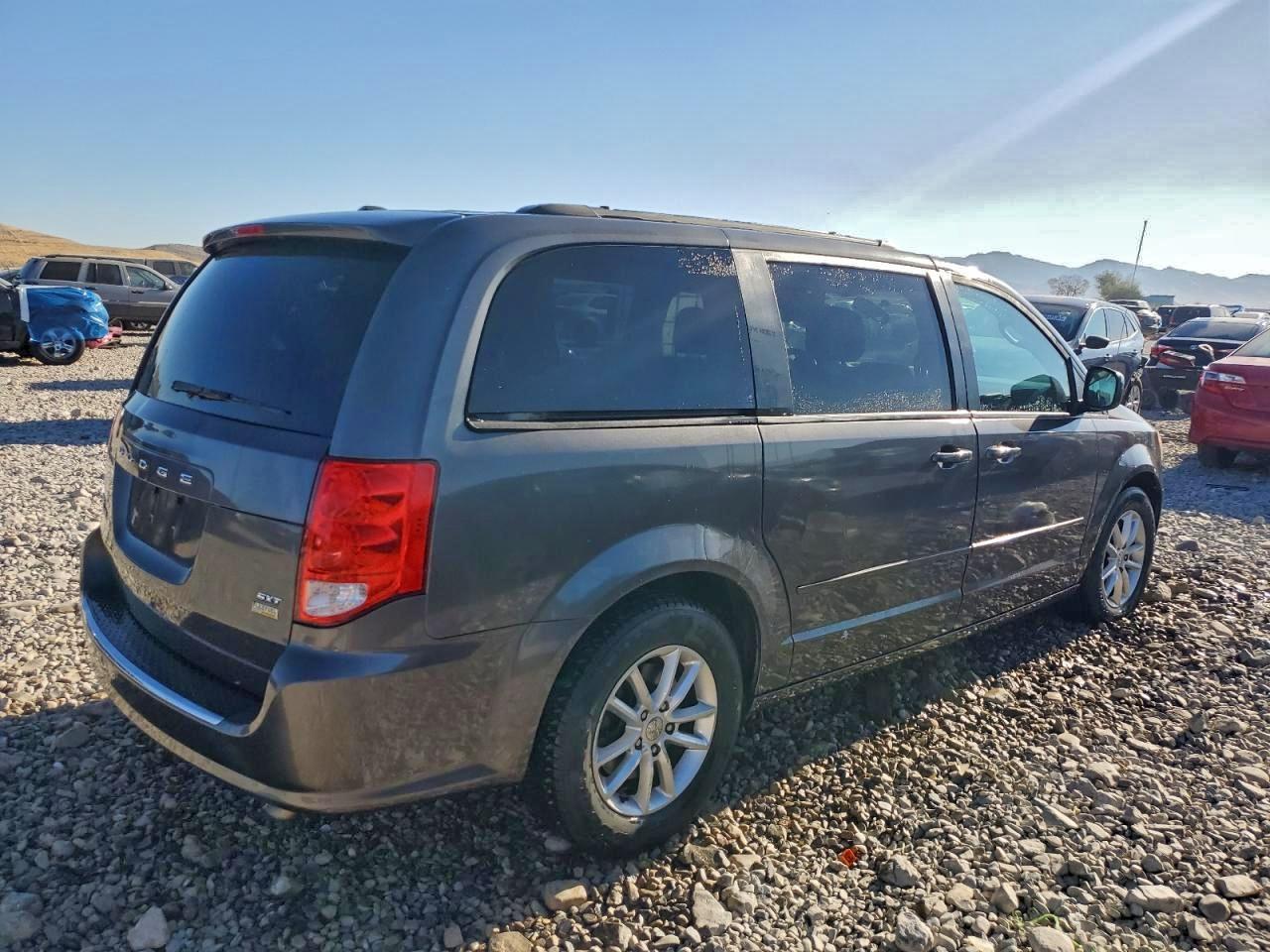 2016 Dodge Grand Caravan Sxt - Image 3
