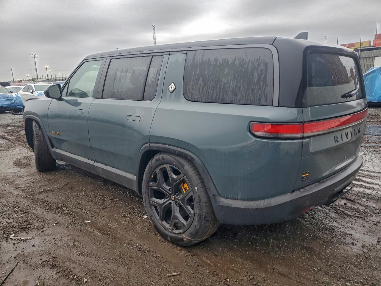 2025 Rivian R1S Premium - Image 2