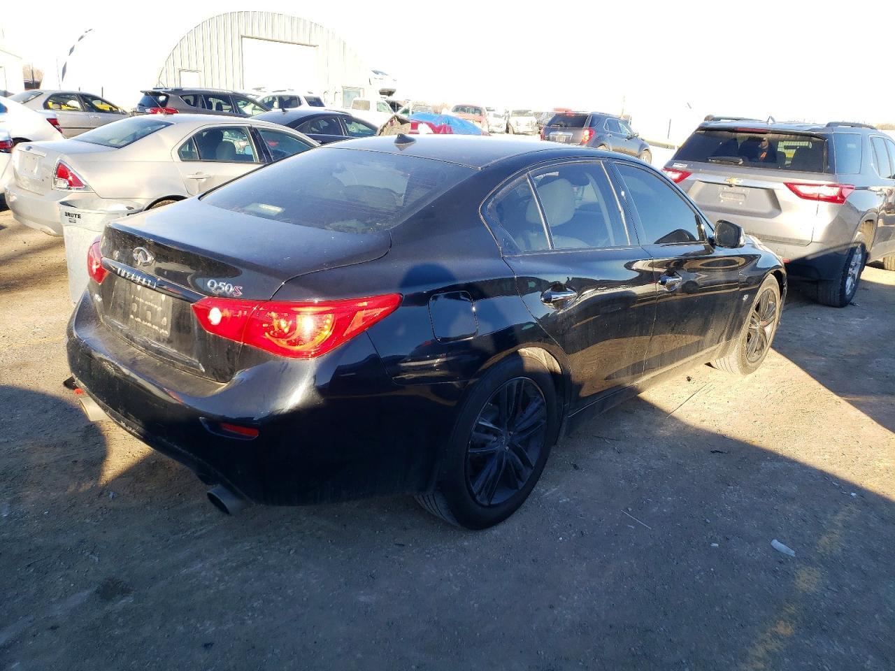 2015 Infiniti Q50 Base - Фото 3