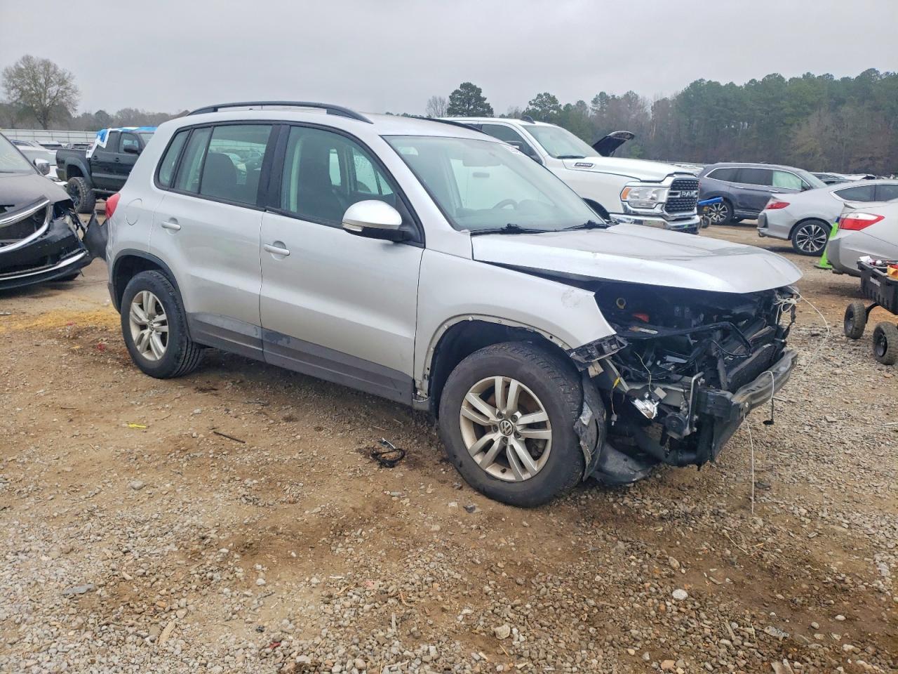 2015 Volkswagen Tiguan S - Image 4