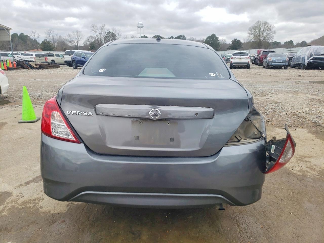 2016 Nissan Versa S - Фото 6