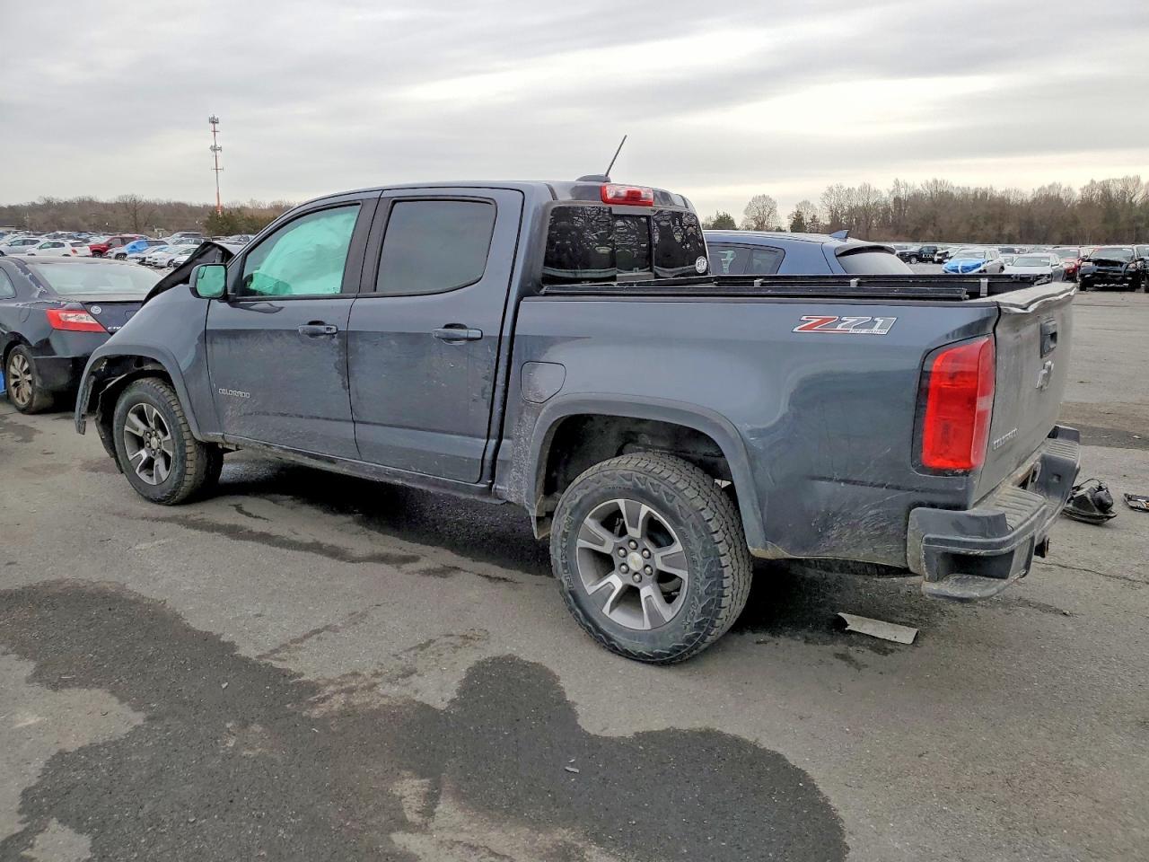 2017 Chevrolet Colorado Z71 - Image 2