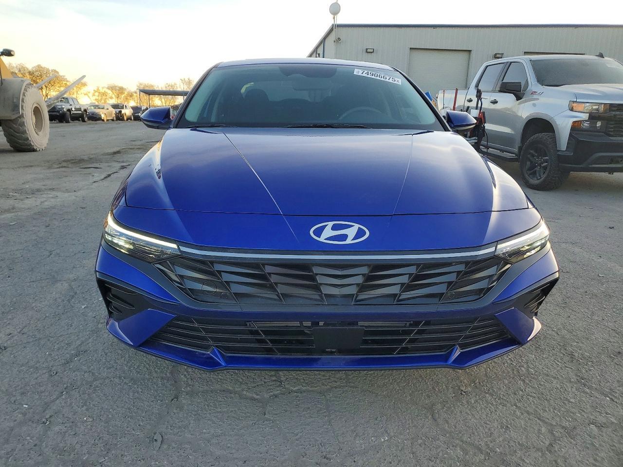 2025 Hyundai Elantra Sel - Image 5