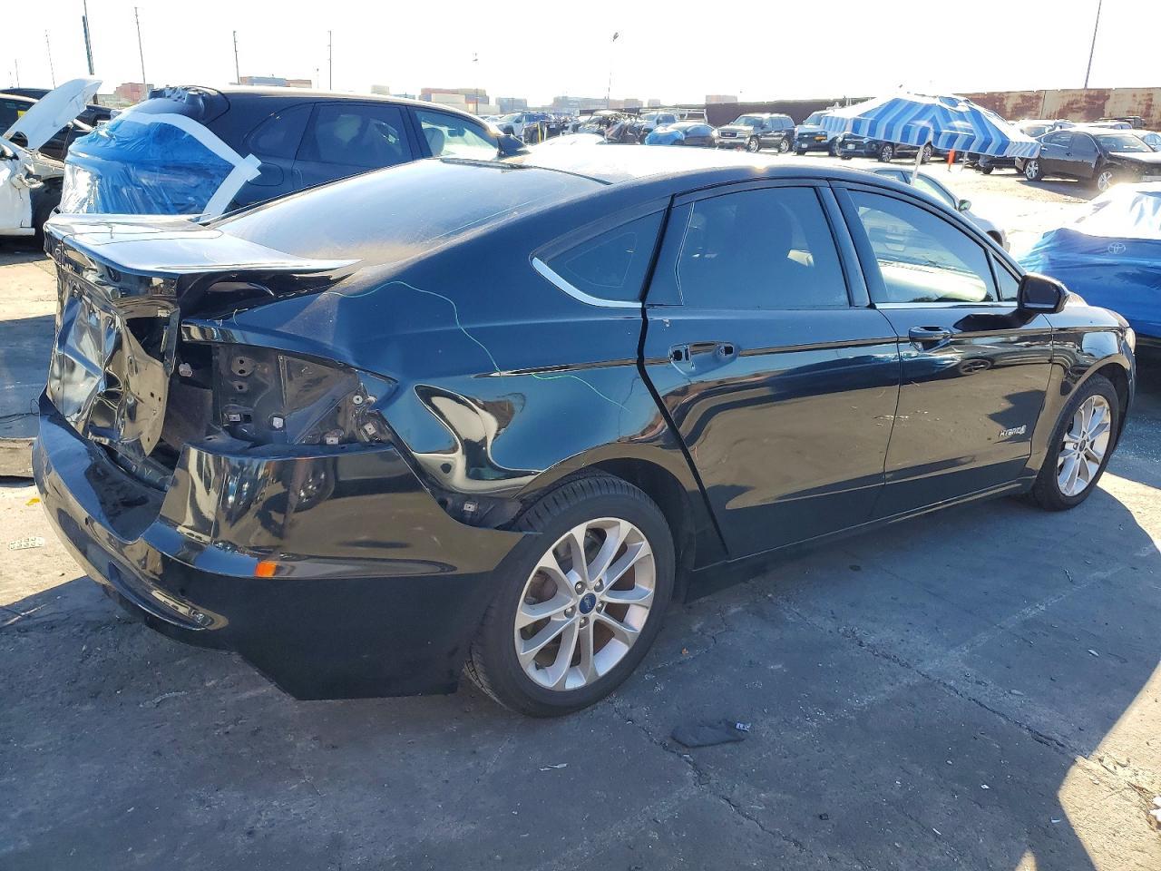 2019 Ford Fusion Se - Фото 3