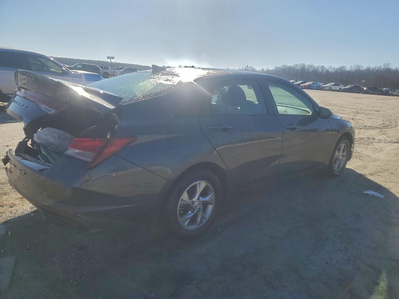2021 Hyundai Elantra Se - Фото 3