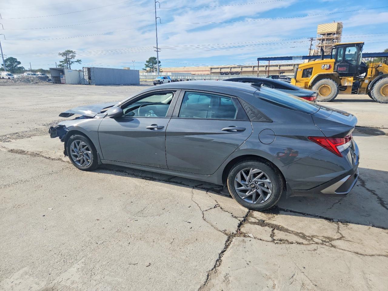 2025 Hyundai Elantra Blue - Image 2