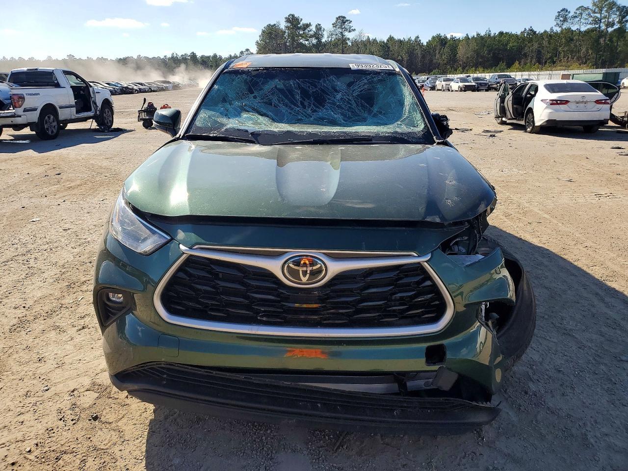 2023 Toyota Highlander L - Image 5