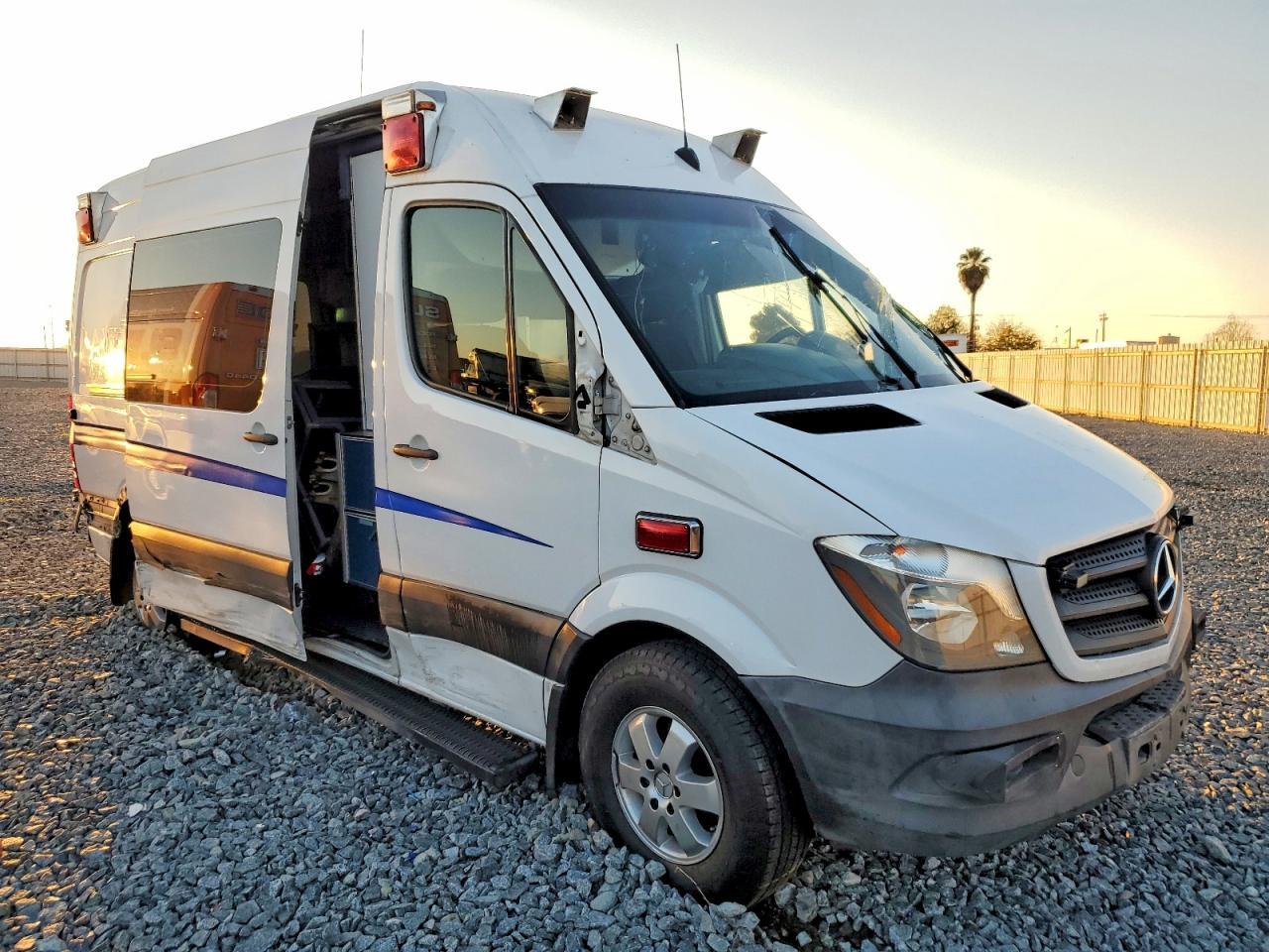 2017 Mercedes Benz Sprinter 2500 Ambulance - Фото 4