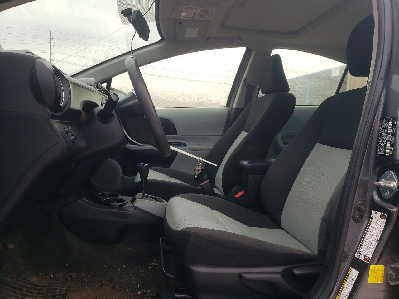 2013 Toyota Prius - Фото 7