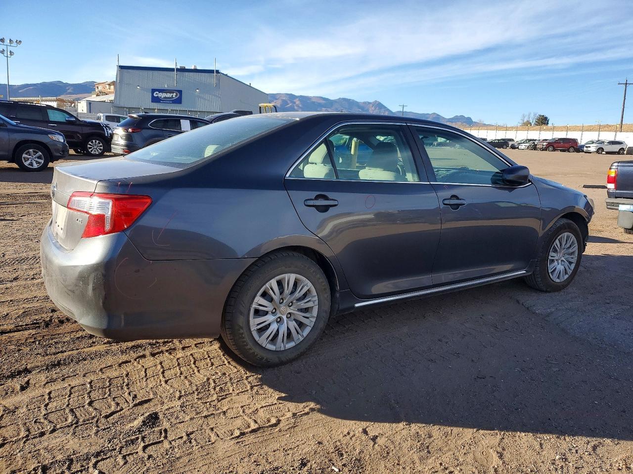 2012 Toyota Camry Base - Фото 3