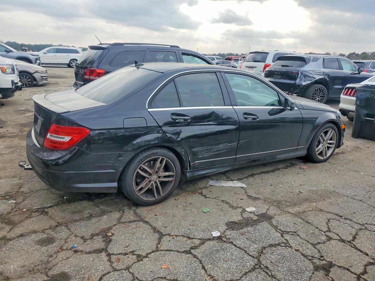 2014 Mercedes-Benz C 250 - Фото 3