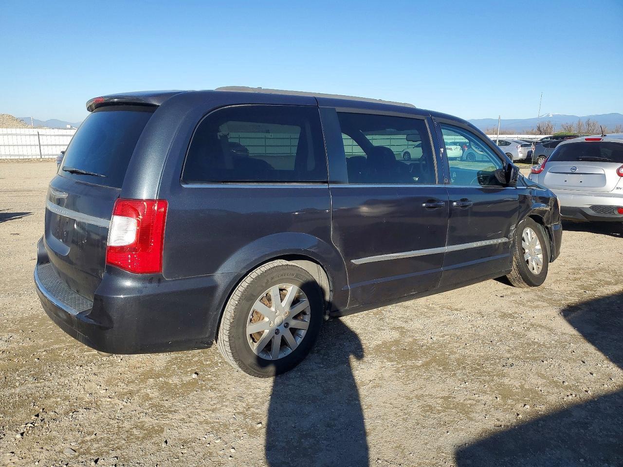 2014 Chrysler Town & Country Touring - Фото 3