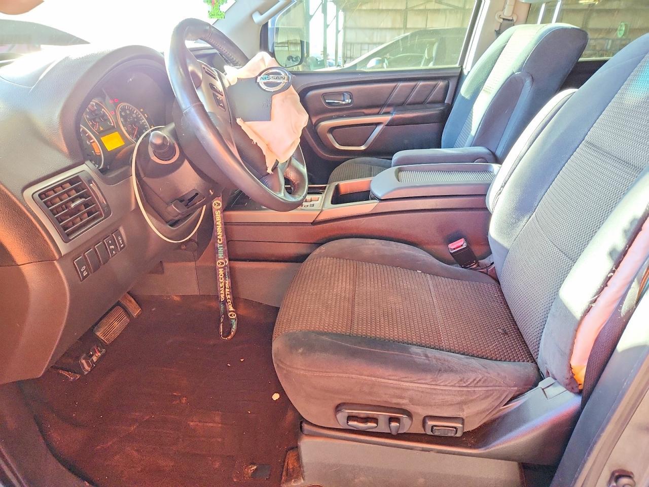 2015 Nissan Armada Sv - Image 7