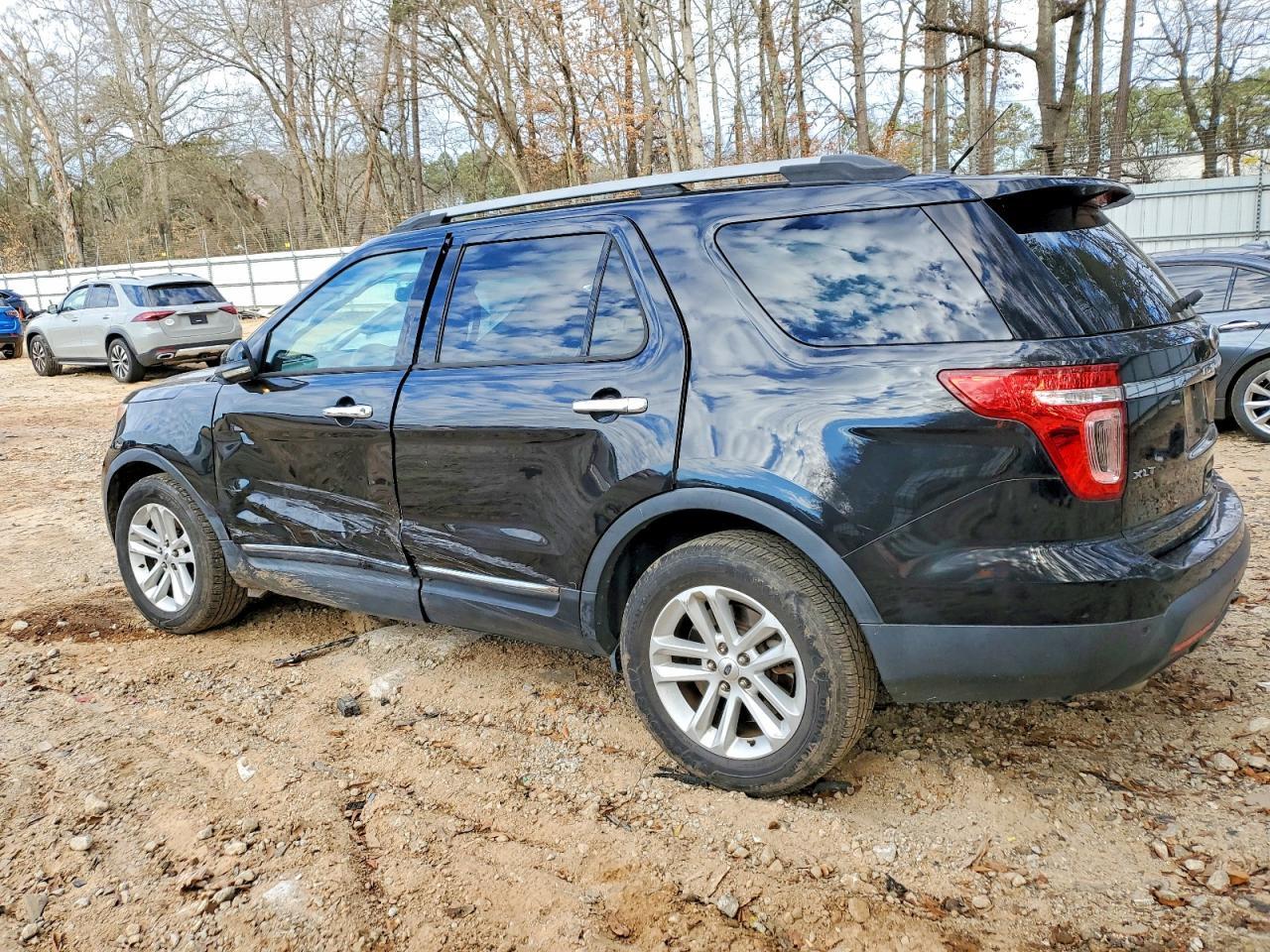 2013 Ford Explorer - Image 2