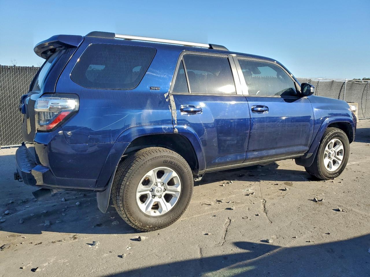 2021 Toyota 4Runner Sr5 - Фото 3