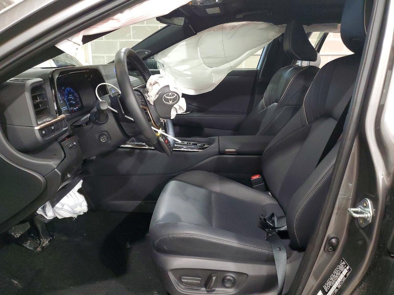 2025 Toyota Crown Platinum - Image 7