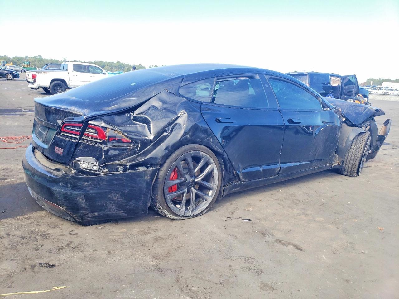 2023 Tesla Model S - Фото 3