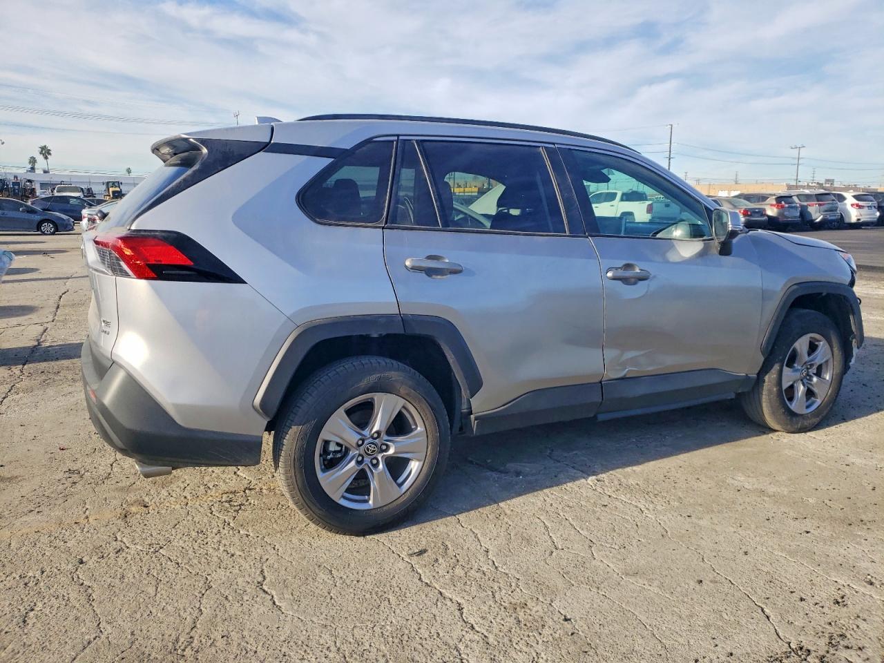 2025 Toyota Rav4 Xle - Фото 3