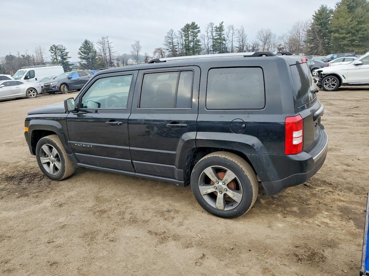 2017 Jeep Patriot Latitude - Image 2