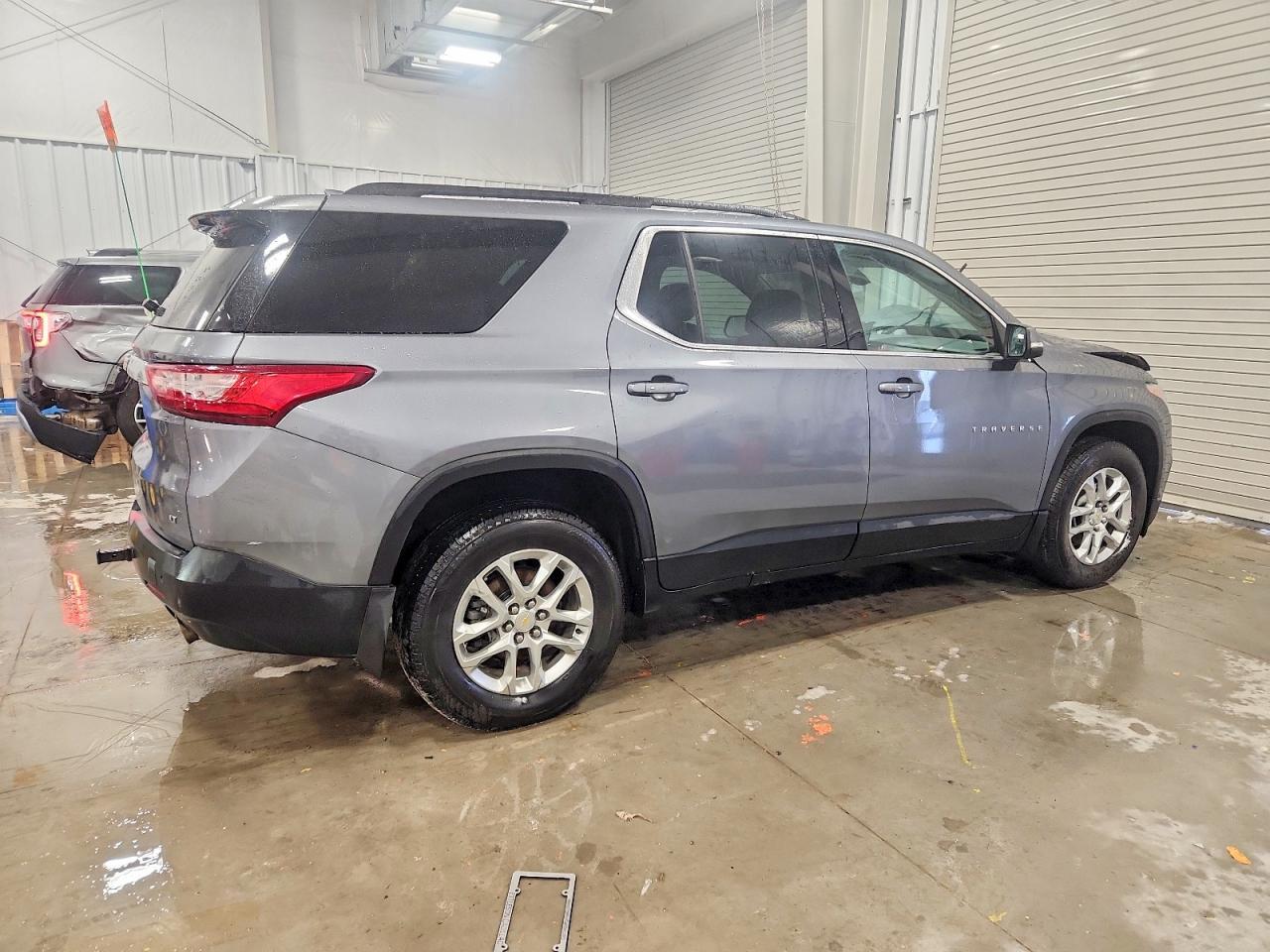 2021 Chevrolet Traverse Lt - Фото 3