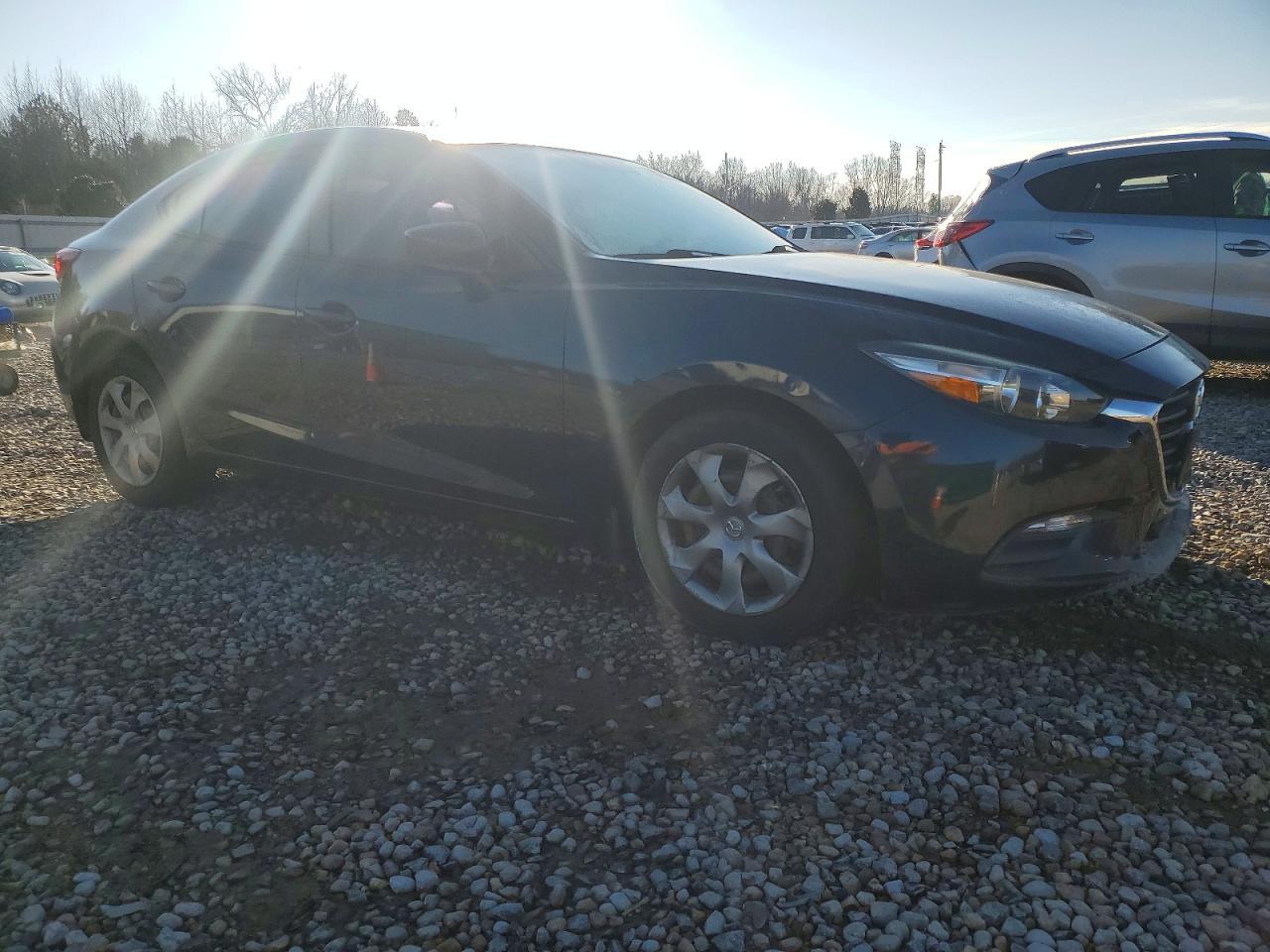 2017 Mazda 3 Sport - Фото 4
