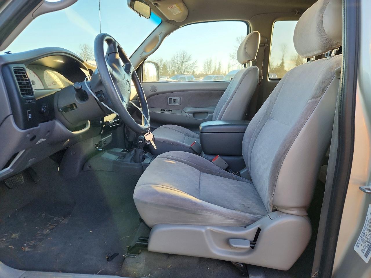 2004 Toyota Tacoma Xtracab - Image 7