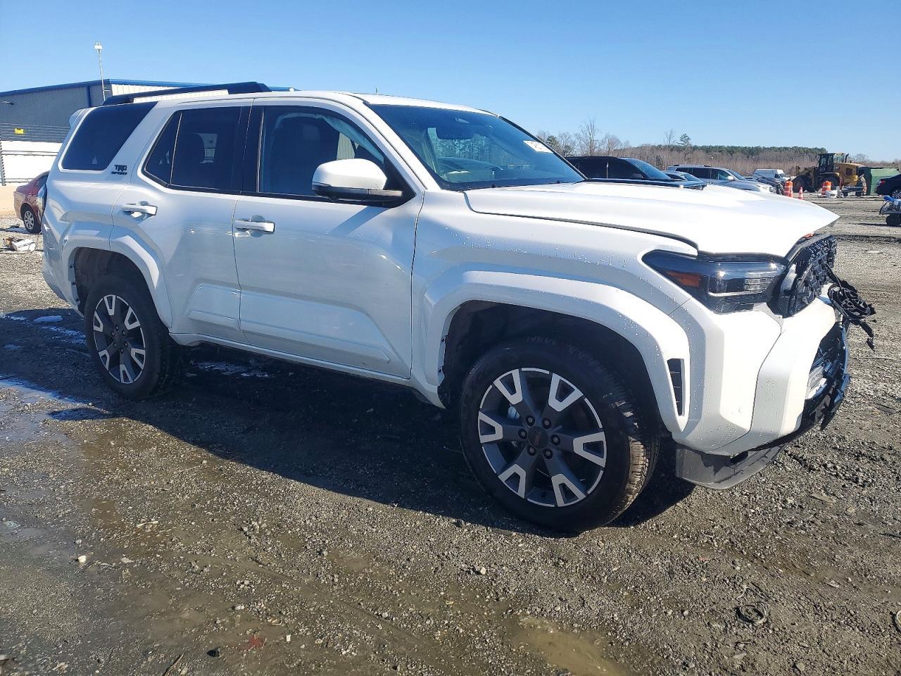 2025 Toyota 4Runner Sr5 - Image 4