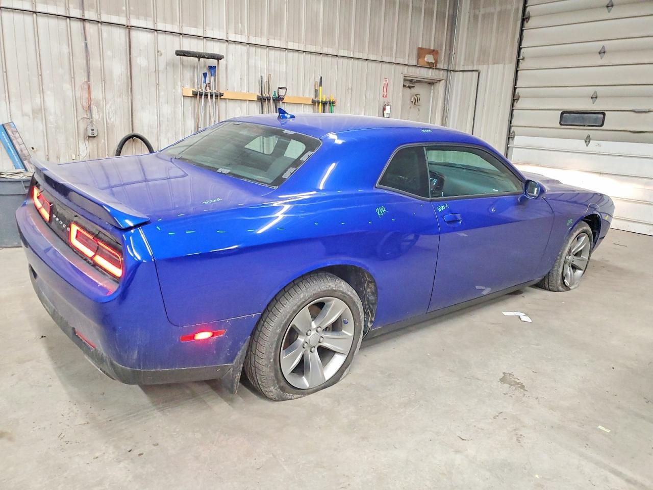 2022 Dodge Challenger Sxt - Image 3