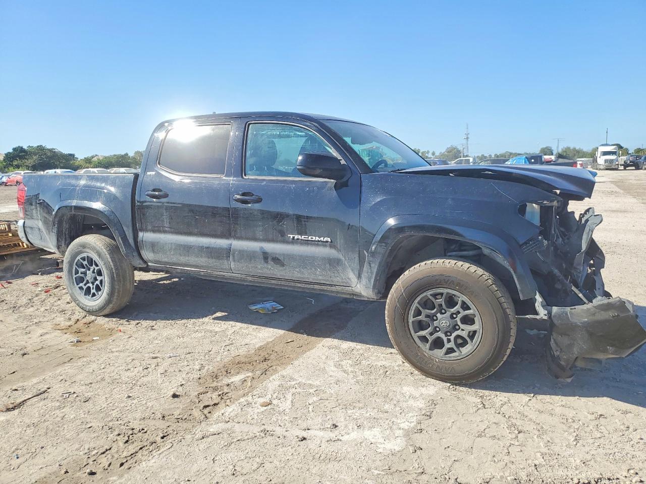 2021 Toyota Tacoma Double Cab - Image 4