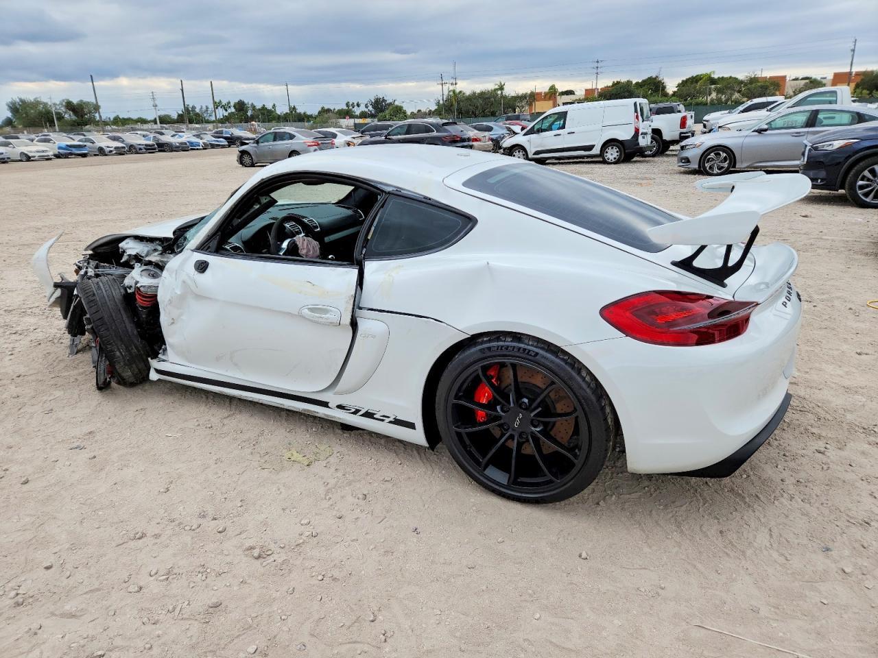 2016 Porsche Cayman Gt4 - Фото 2