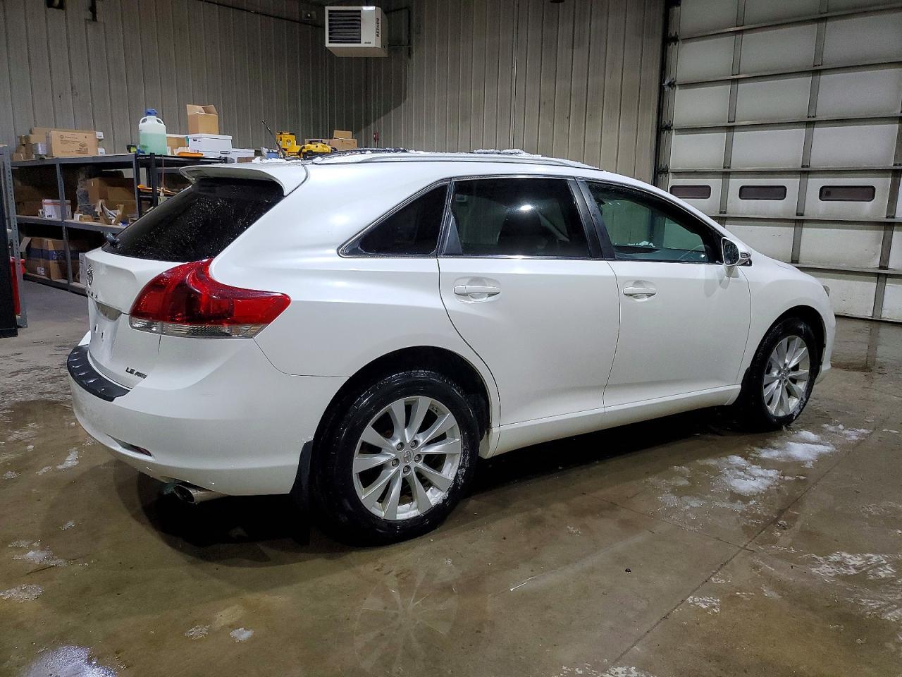 2013 Toyota Venza Le - Image 3