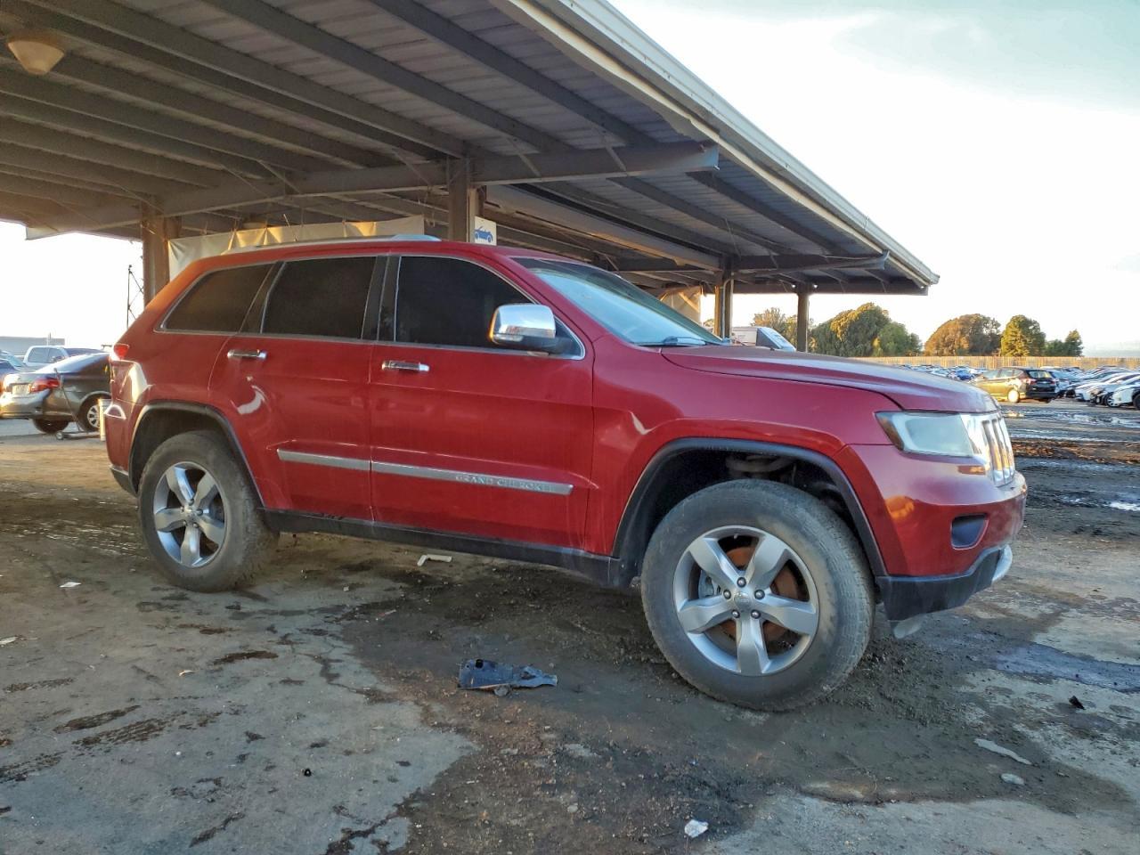 2011 Jeep Grand Cherokee Overland - Image 4