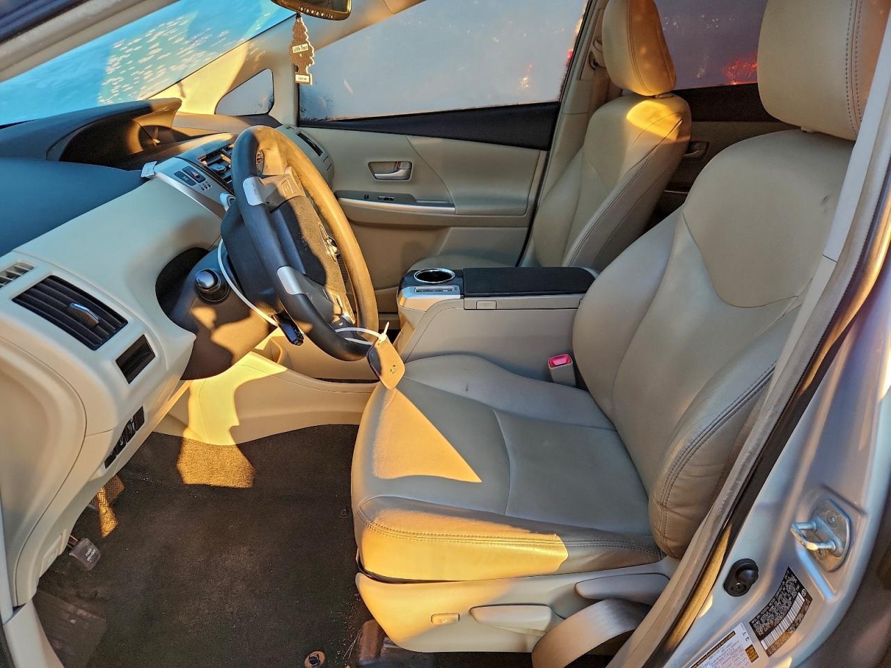 2012 Toyota Prius V - Фото 7