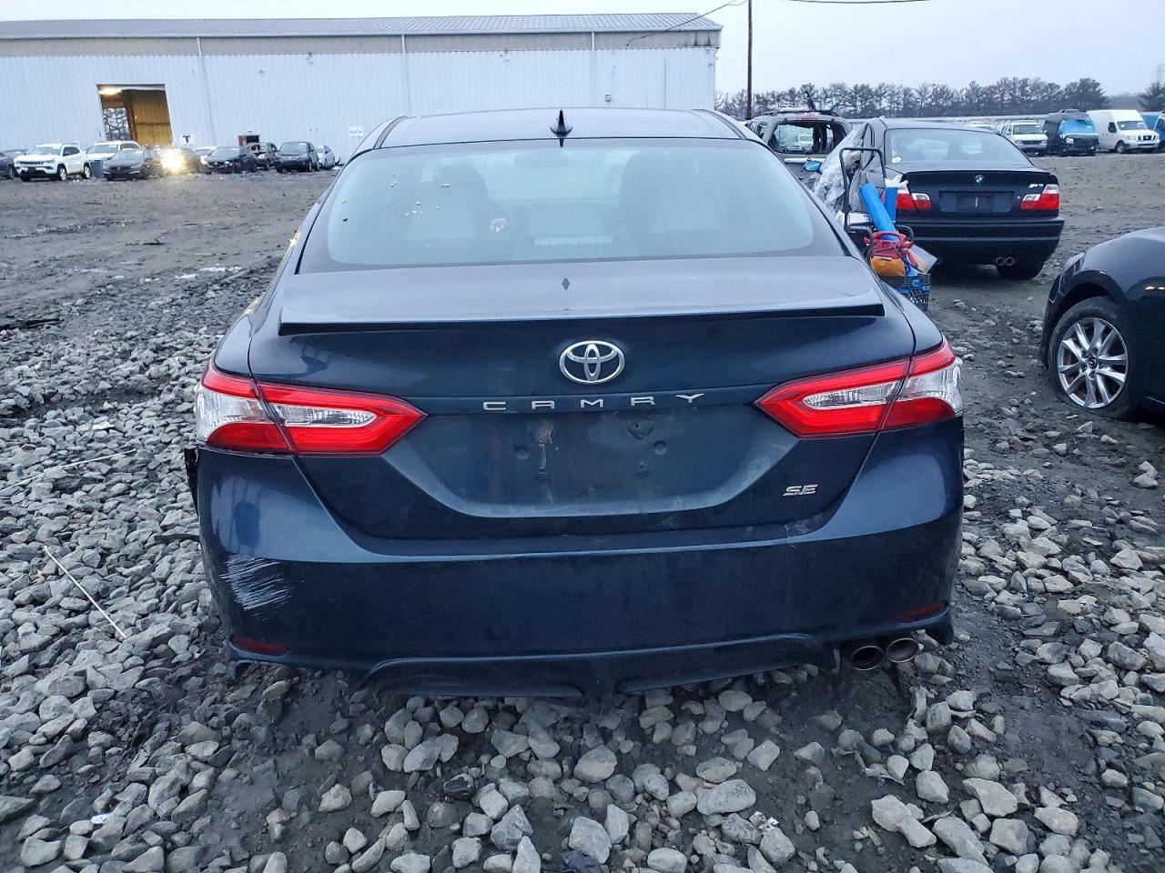2020 Toyota Camry Se - Image 6
