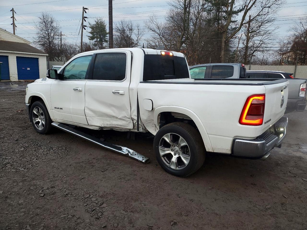 2022 Ram 1500 Laramie - Фото 2