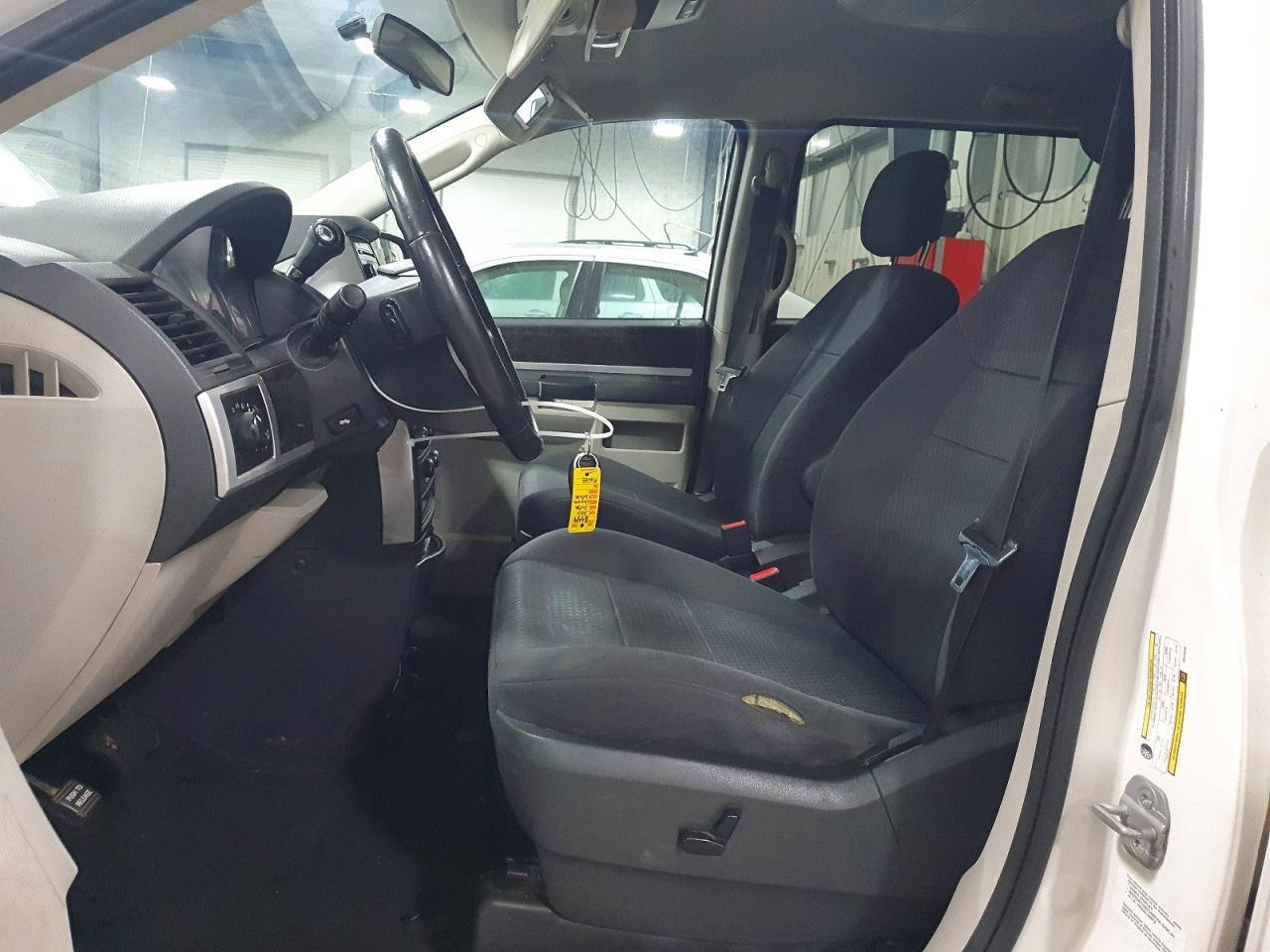 2010 Dodge Grand Caravan Sxt - Image 7