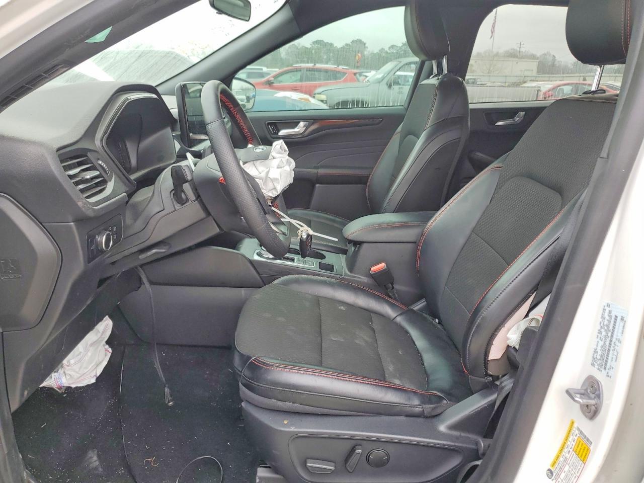 2024 Ford Escape St Line - Image 7