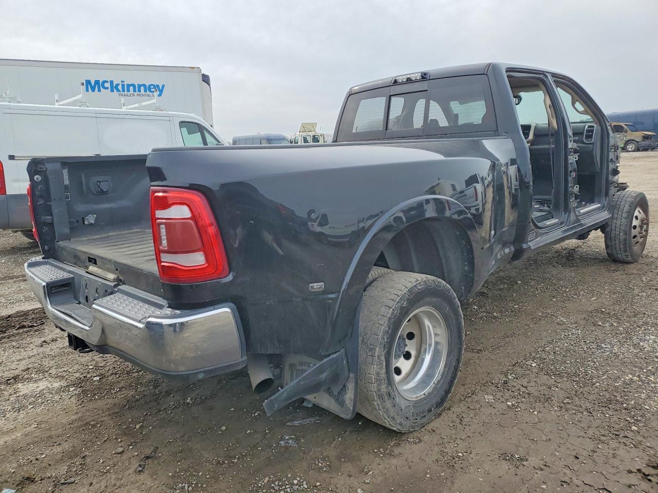 2019 Ram 3500 Laramie - Фото 3