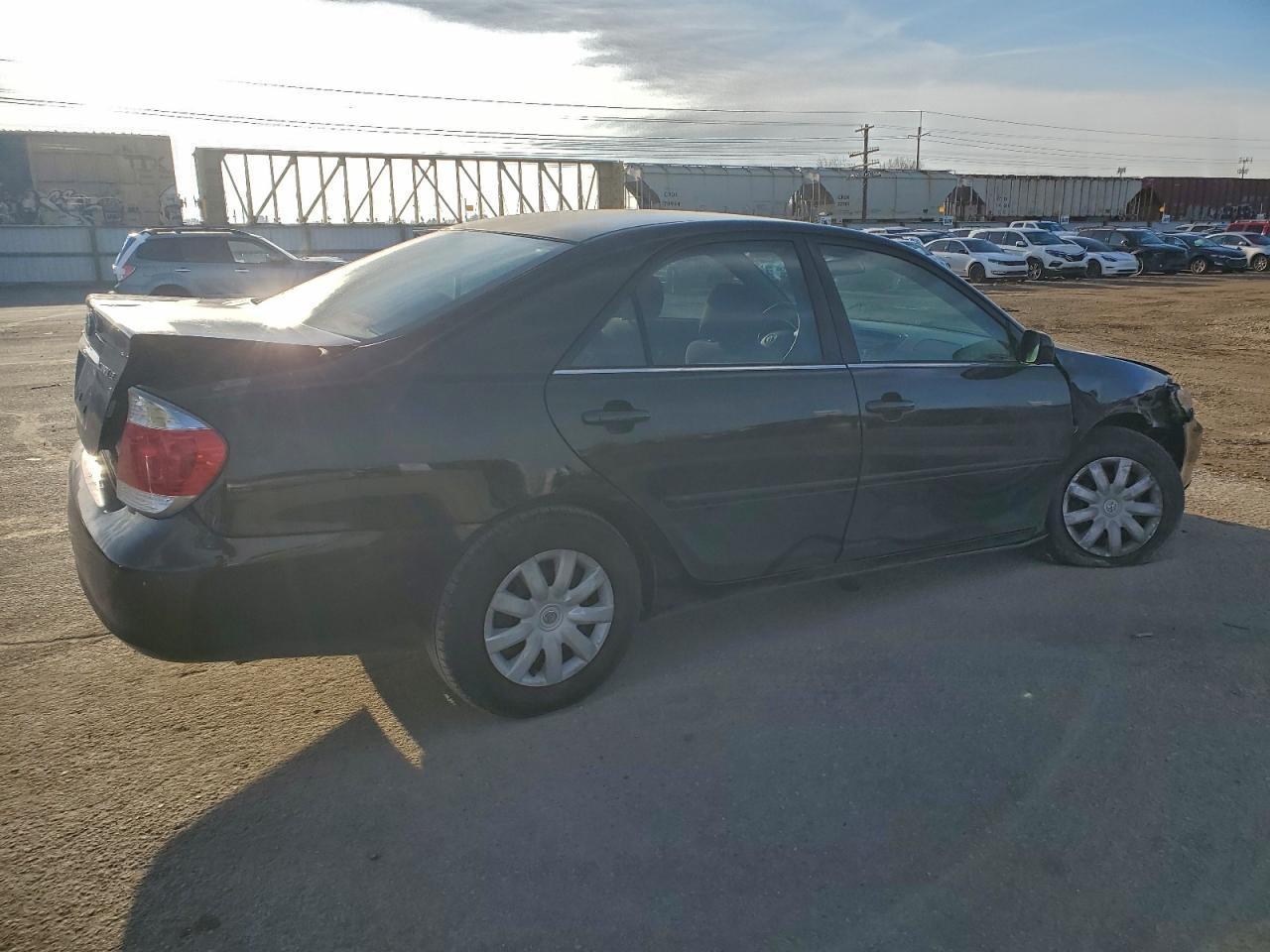 2005 Toyota Camry Le - Фото 3