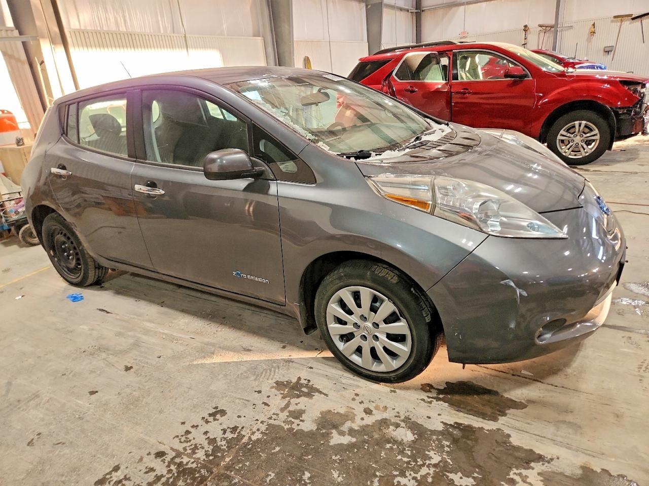 2016 Nissan Leaf S - Image 4