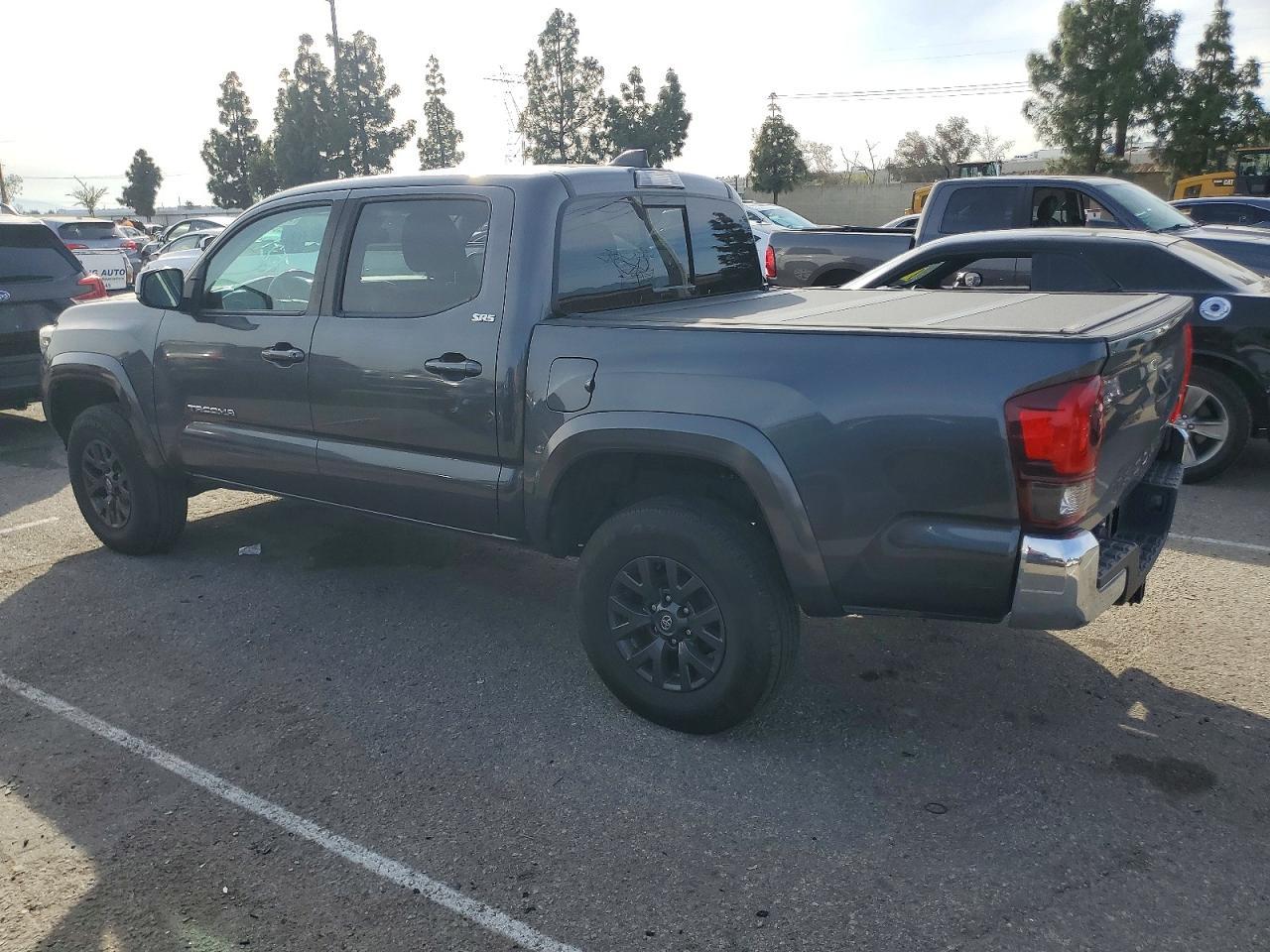 2022 Toyota Tacoma Dou - Фото 2