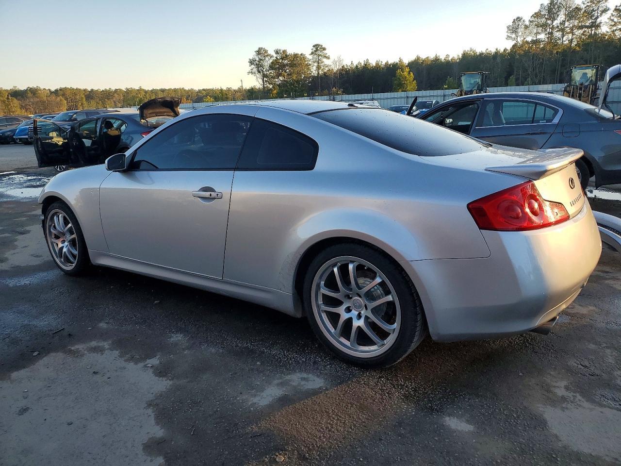 2006 Infiniti G35 Base - Image 2